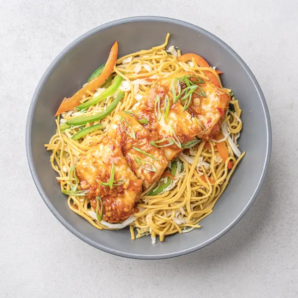 Szechuan Fish with Vegetable Hakka Noodles